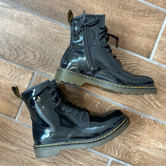 Doc Marten’s Junior 1460 Patent Leather Lace Up Boots Size 5 Black Lucido - Picture 12 of 14